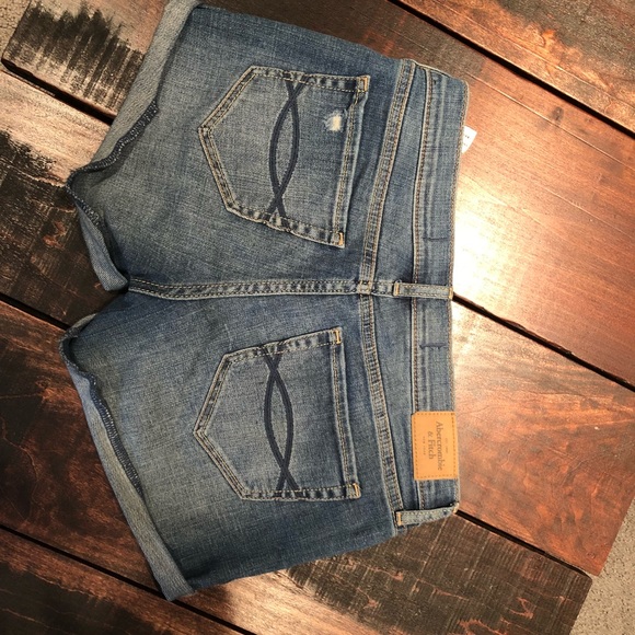 Denim shorts! - Picture 4 of 5